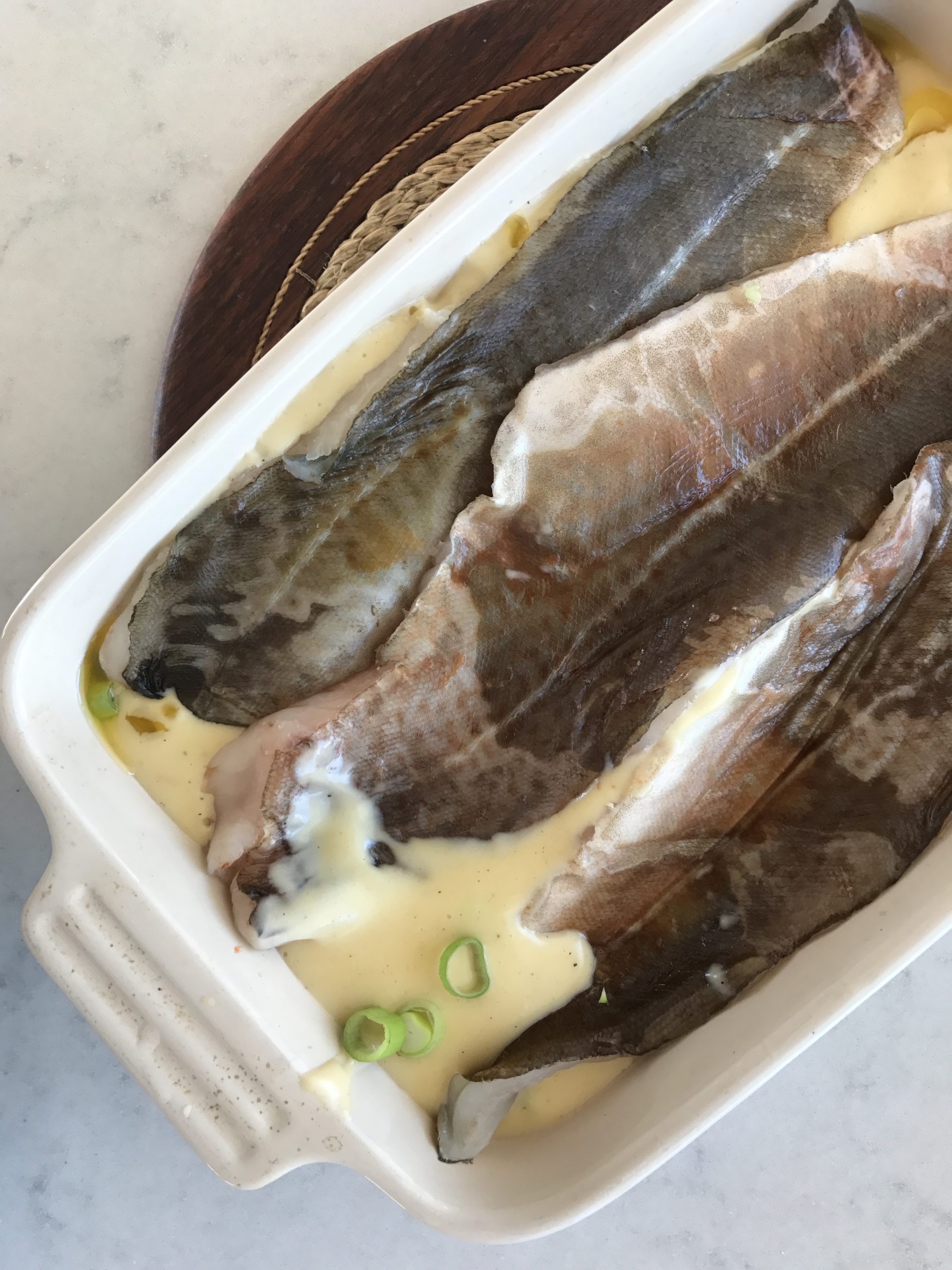 Bakt fisk i saus