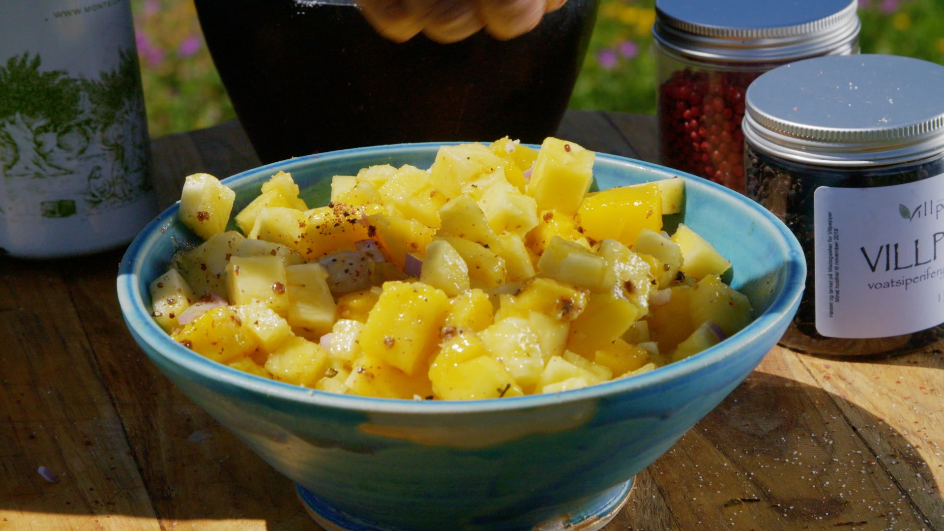 Pepra mango- og ananassalat